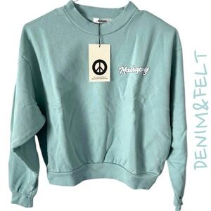 MADHAPPY ARTWORK PROGRAM CROP CREWNECK/PULLOVER/SWEATSHIRT | NEW/NWT!!😡😊